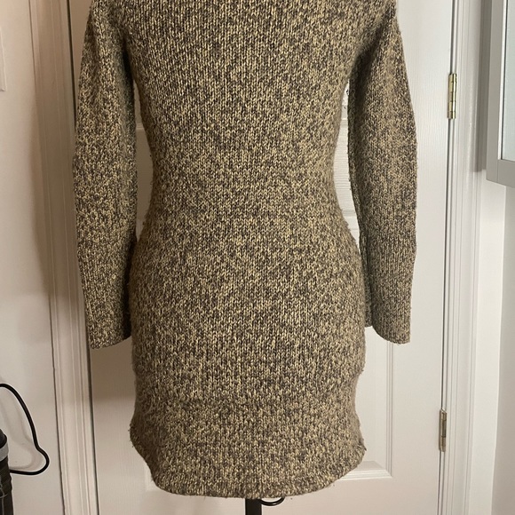 Mini turtle neck sweater dress - Picture 2 of 3
